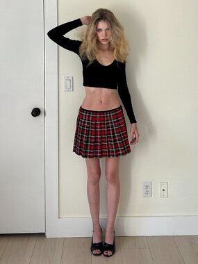 Y2K Plaid Micro Mini Skirt (S) small red vintage pleated alternative preppy sexy